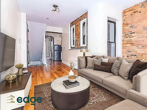 2nd image of 1418 Putnam Ave #2B