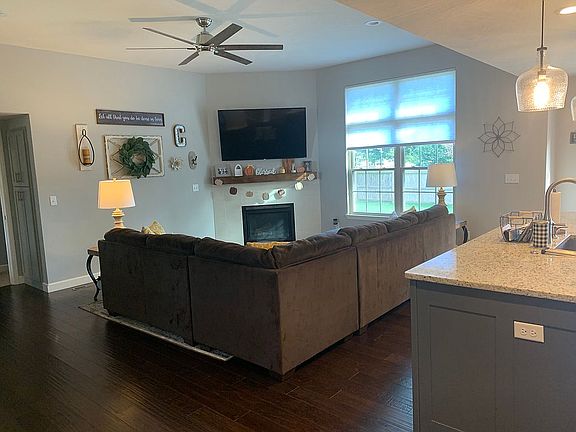 5th image of 502 Cedar Ln