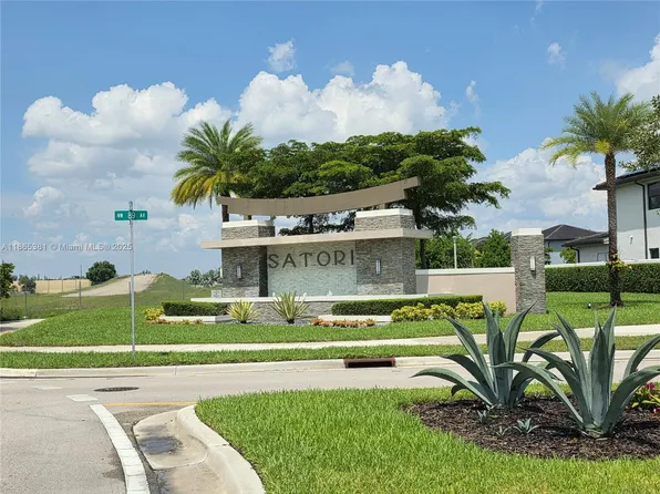 15841 NW 90th Ct, Miami Lakes, FL 33018