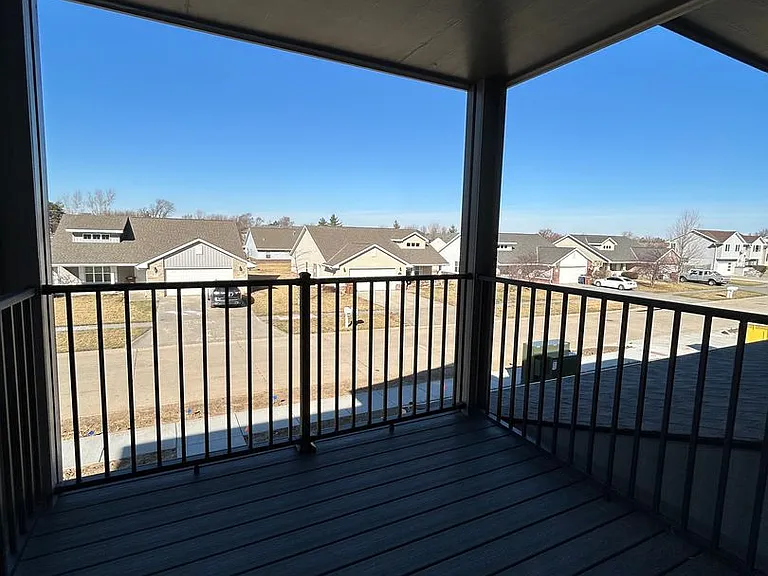 2724 Silver St — Photo 33