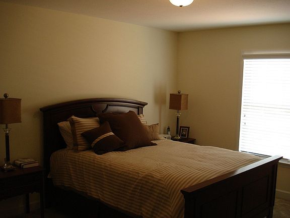 Spacious Master w/ walk-in closet