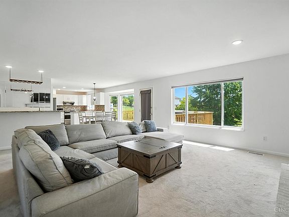 4th image of 5427 Senour Dr