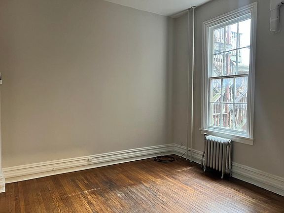 5th image of 1008 N 2nd St APT 2