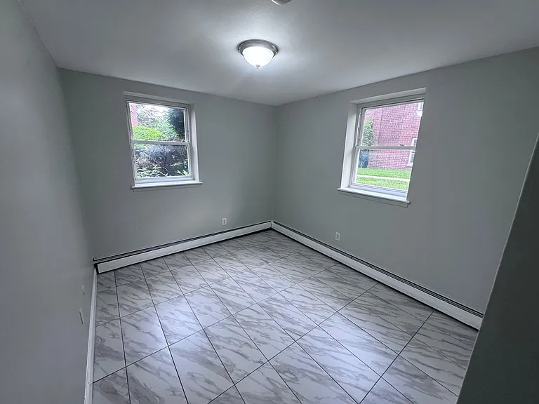 111-112 Lincoln Ave #6A — Photo 2