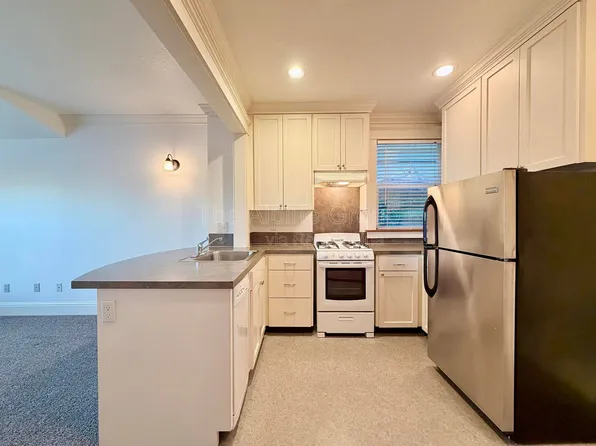 4318 SE Milwaukie Ave #3, Portland, OR 97202