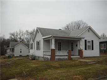 2nd image of 2206 Oak St