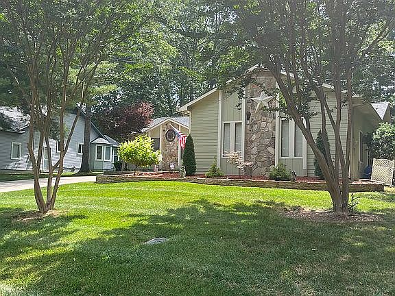 2nd image of 107 Ashdown Ln
