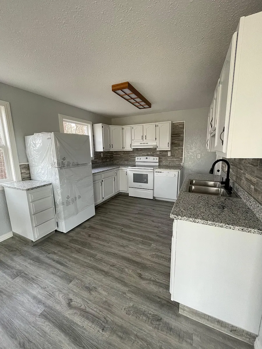 Building Photo - 265 Panorama Dr
