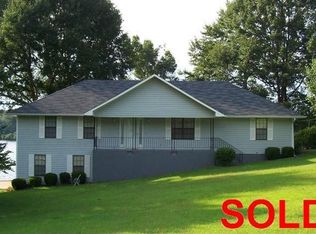 1014 S Lake Dr, Dublin, GA 31027