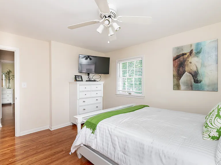 2223 Strathmoor Blvd #FURNISHED — Photo 9