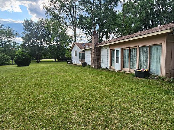 3rd image of 8112 Willow Rd