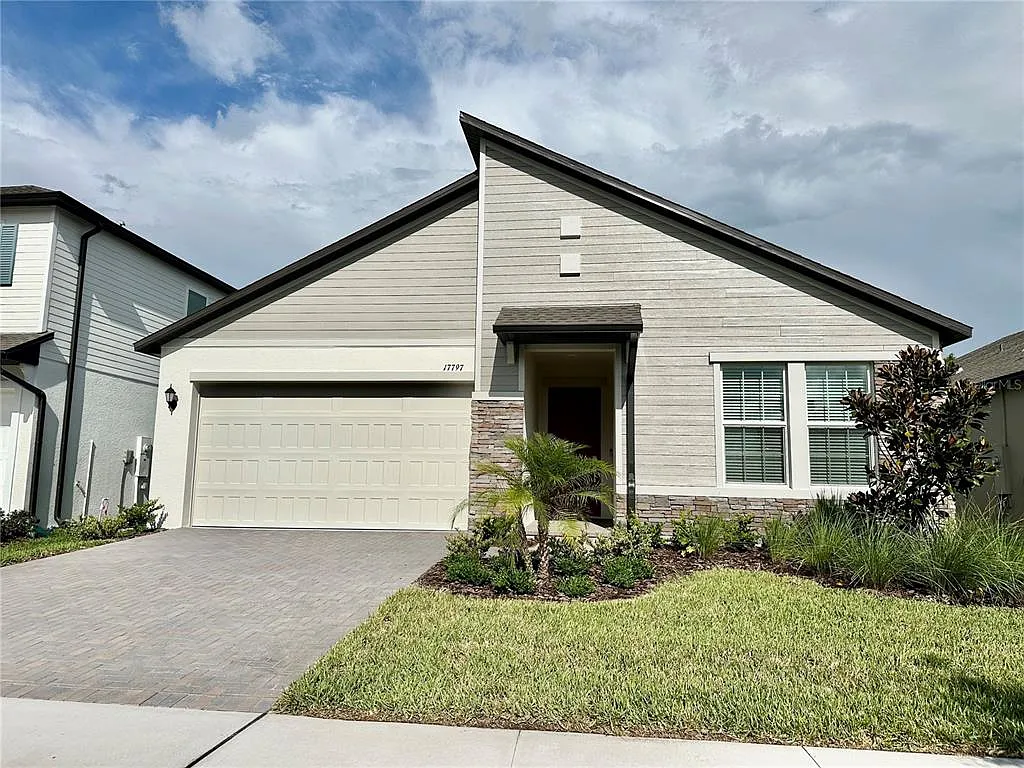 4 bed, 3.0 bath, 2084 sqft, $2,800 — Photo 1