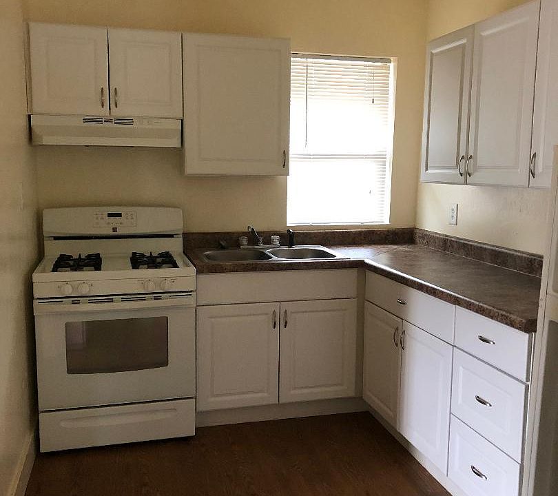 2nd image of 429 W Sheridan Ave