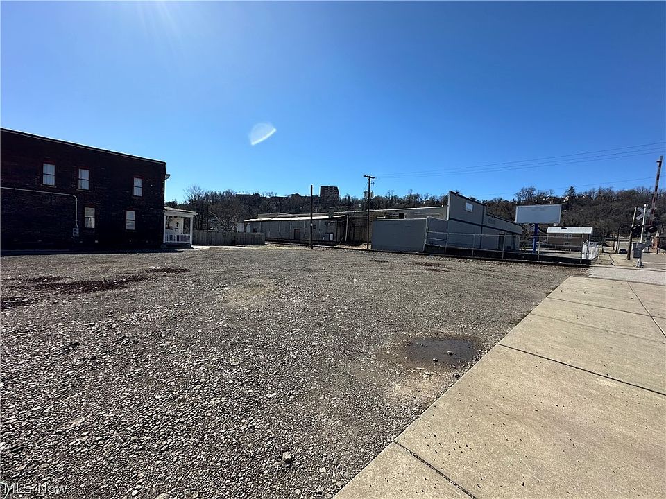 2nd image of 301 S 6th St