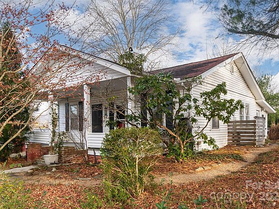 2nd image of 40 Jonestown Rd