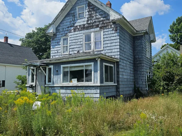 6 Pine Street, East Millinocket, ME 04430