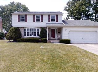 47 Laurie Lea, Williamsville, NY 14221