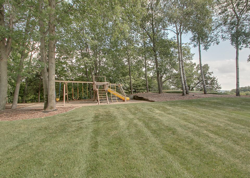 1st image of 9981 Deerbrook Dr