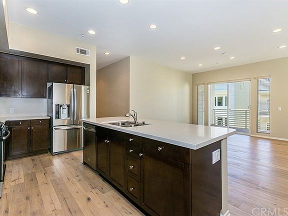 5th image of 13019 Park Pl Unit 402