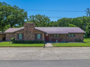 625 S Lamar St, De Leon, TX 76444