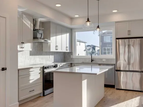 347 N Fireside Dr, Cochrane, AB T4C 0X4