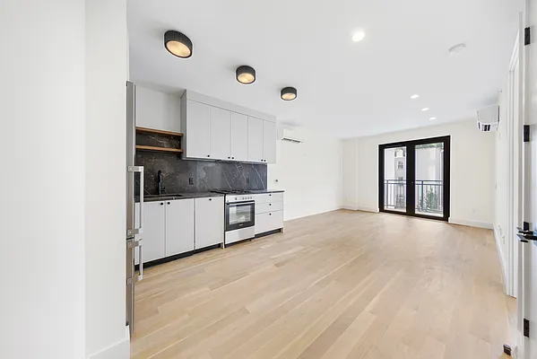 Rented by Nooklyn NYC LLC | media 79