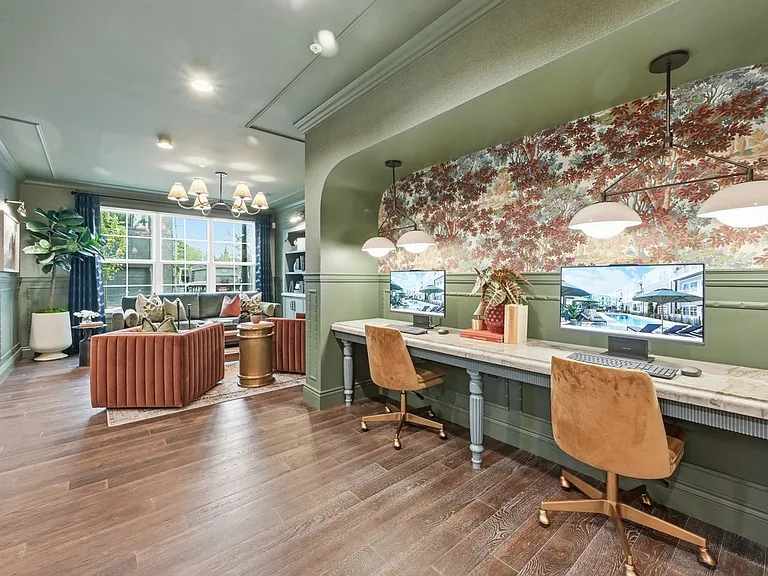Wilshire Apartments — Photo 2