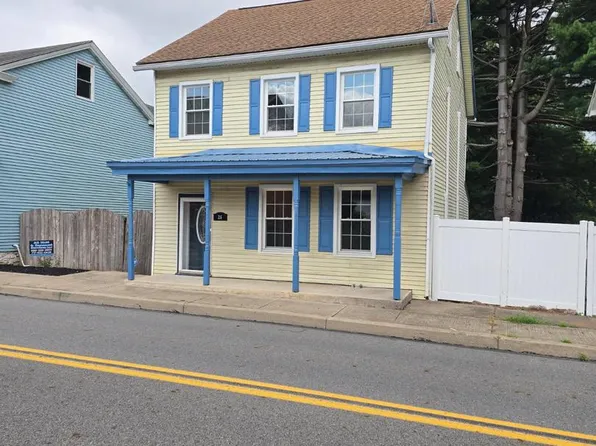 26 N 2nd St, Halifax, PA 17032