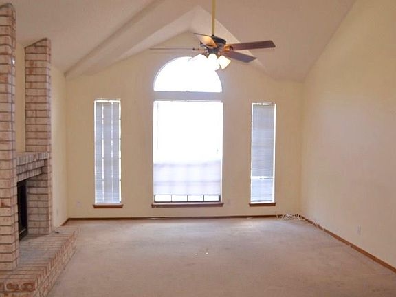 3rd image of 1105 Chiricahua Dr
