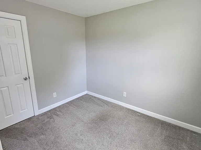 1233 Rockwood Ct — Photo 33