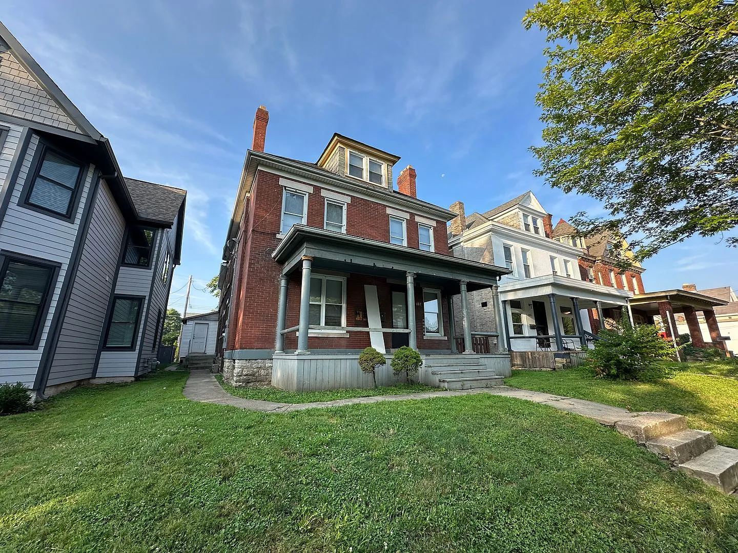 W 8th Ave 197 SCR — Photo 1