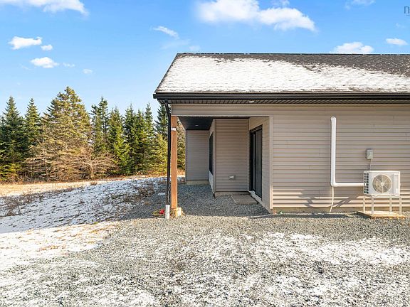 3rd image of 653 Bellefontaine Rd