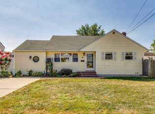 6 Northgate Rd, Massapequa Park, NY 11762