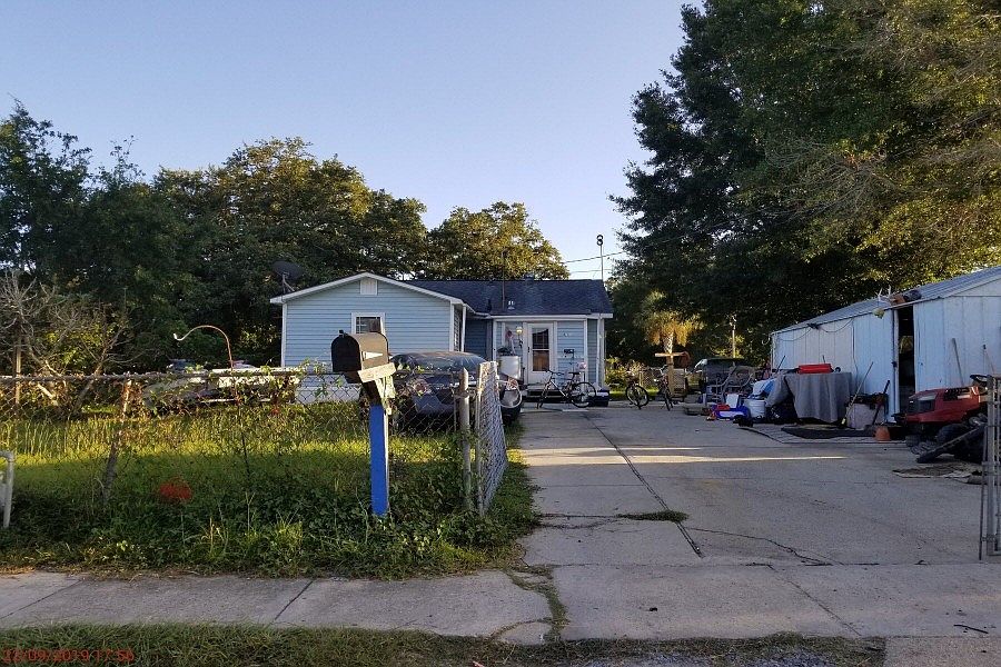 1st image of 1109 Desoto St