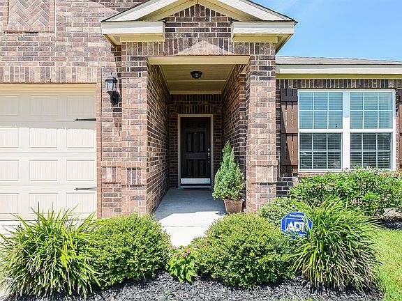 Welcoming front porch will greet your friends and family!