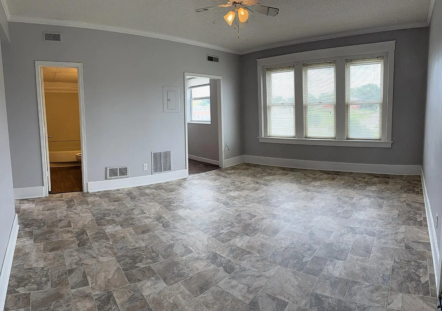 716-720 Faraon St - The Alexandria, Unit 10 — Photo 1