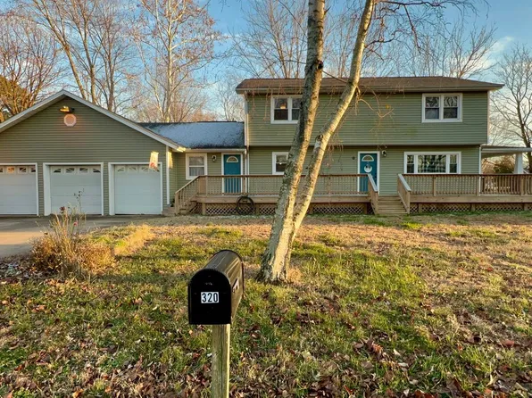 320 Cedar Ave, Colonial Beach, VA 22443