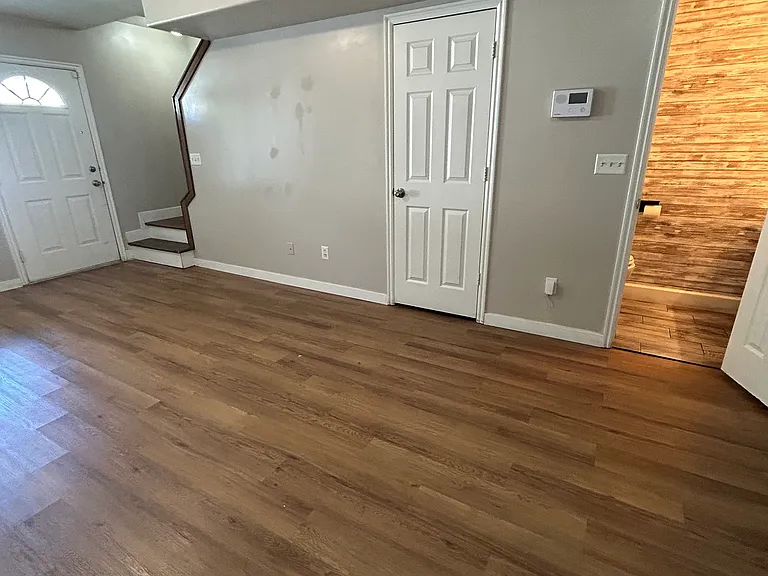 475 N Redwood Rd — Photo 7