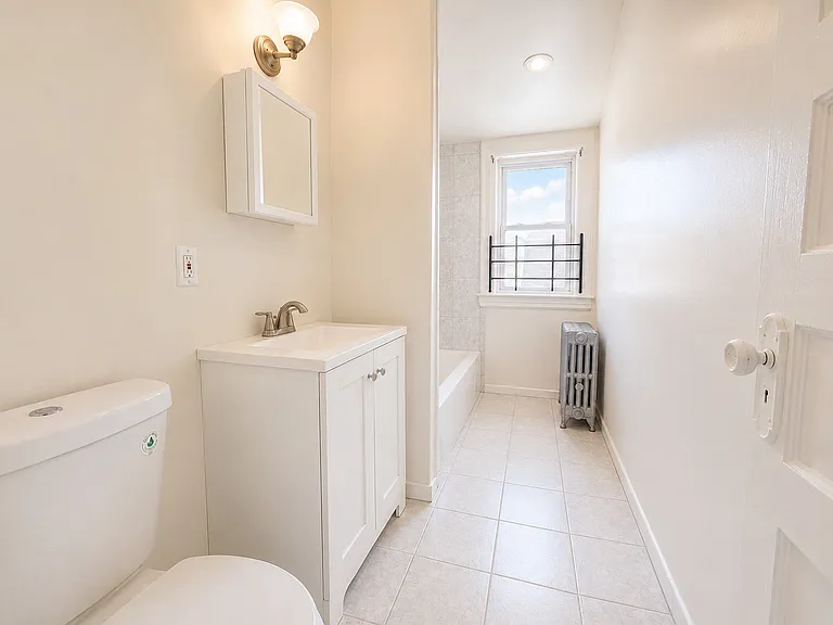 144 Elmwood Ave #3 — Photo 4