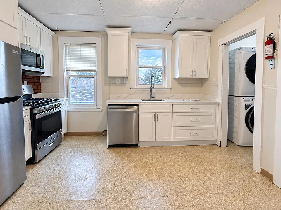 50 Lambert St #3