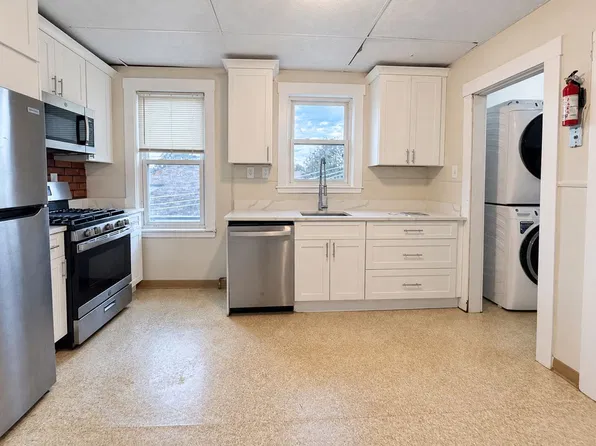 50 Lambert St Floor 3, Medford, MA 02155