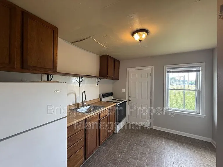506 Middle St #B — Photo 4