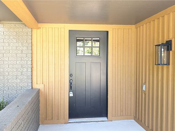 3rd image of 68 N Woodridge Rd