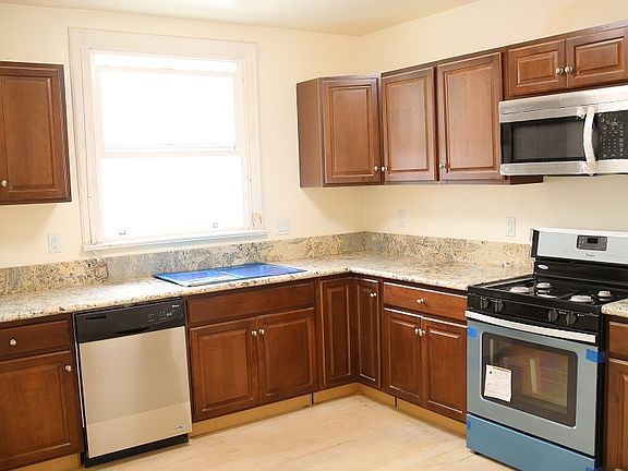 3rd image of 241 S Kenmore Ave