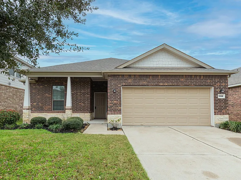 1110 Larkfield Dr — Photo 3