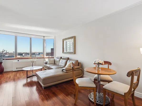 500 W 43rd St APT 21B, New York, NY 10036