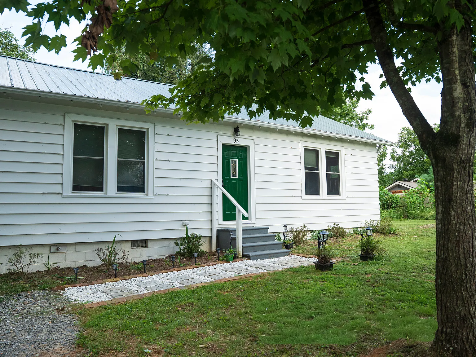 2 bed, 1175 sqft, $2,200 — Photo 2