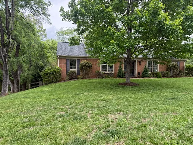 Building Photo - 2713 Farmington Pl