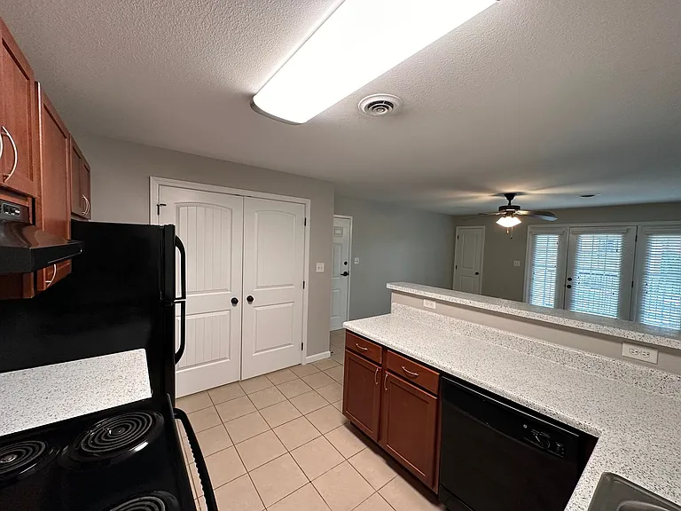Maple Sunset Apartment Homes — Photo 20