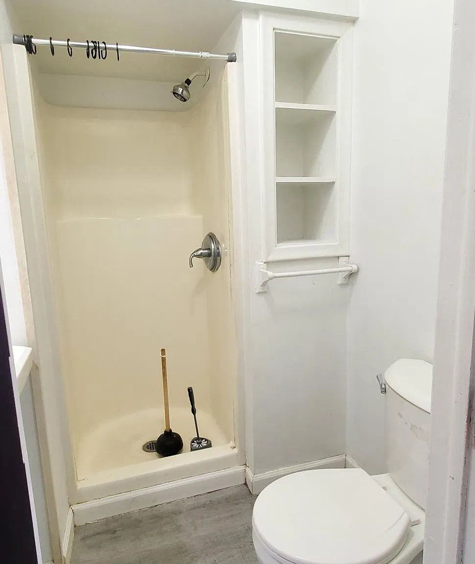1 bed, 7501 sqft, $800 — Photo 2